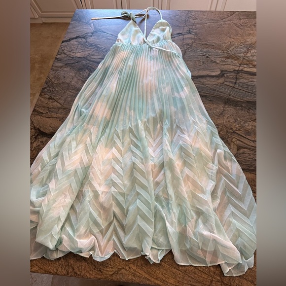 Alice + Olivia Adalyn Backless Pleated Halter Dress (D11) - Picture 3 of 8